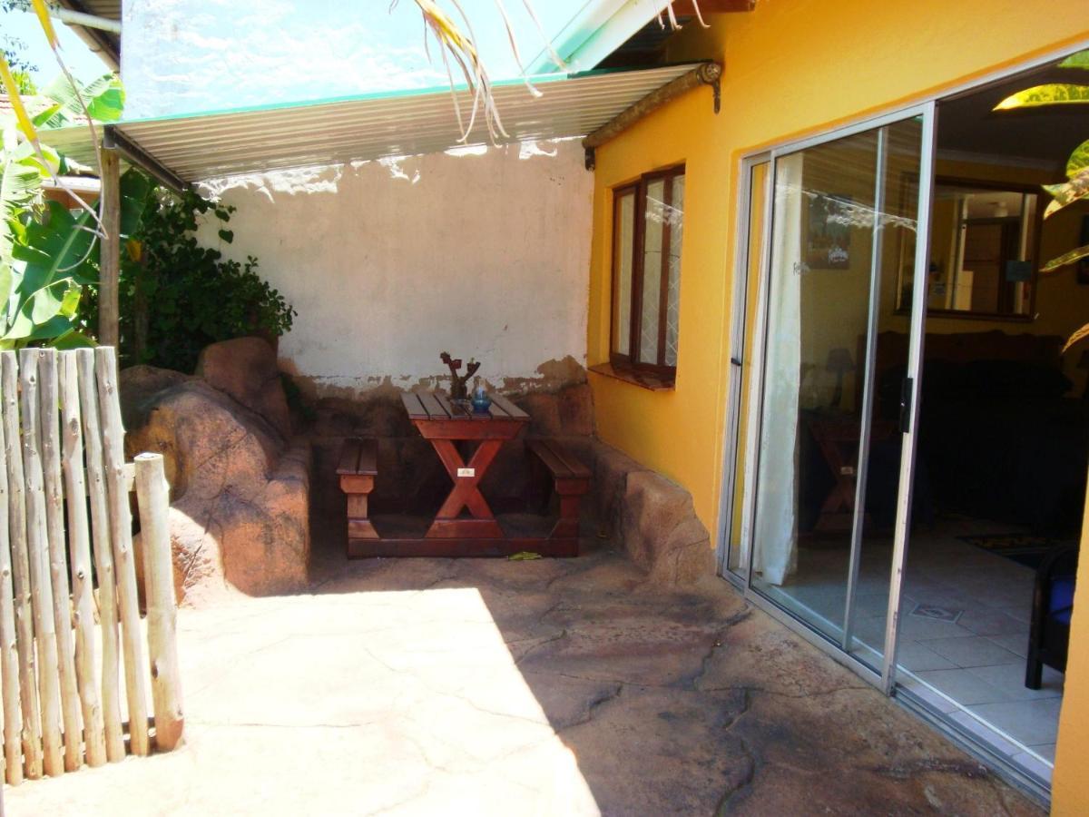 Flintstones Guest House Durban Exterior foto
