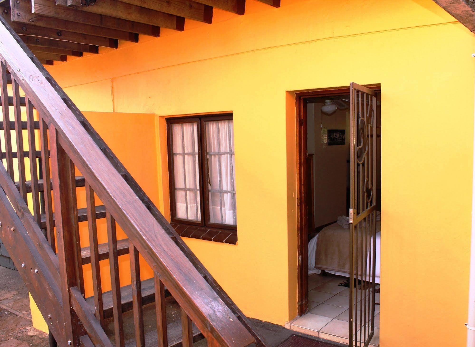 Flintstones Guest House Durban Exterior foto
